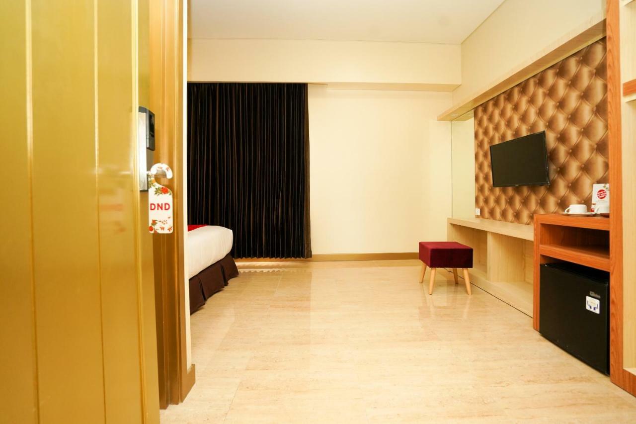 โอโย 1330 โฮเต็ล จาฮายา 3 Hotel สุราบายา ภายนอก รูปภาพ