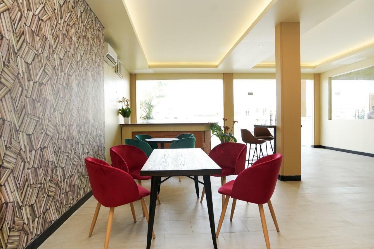 โอโย 1330 โฮเต็ล จาฮายา 3 Hotel สุราบายา ภายนอก รูปภาพ