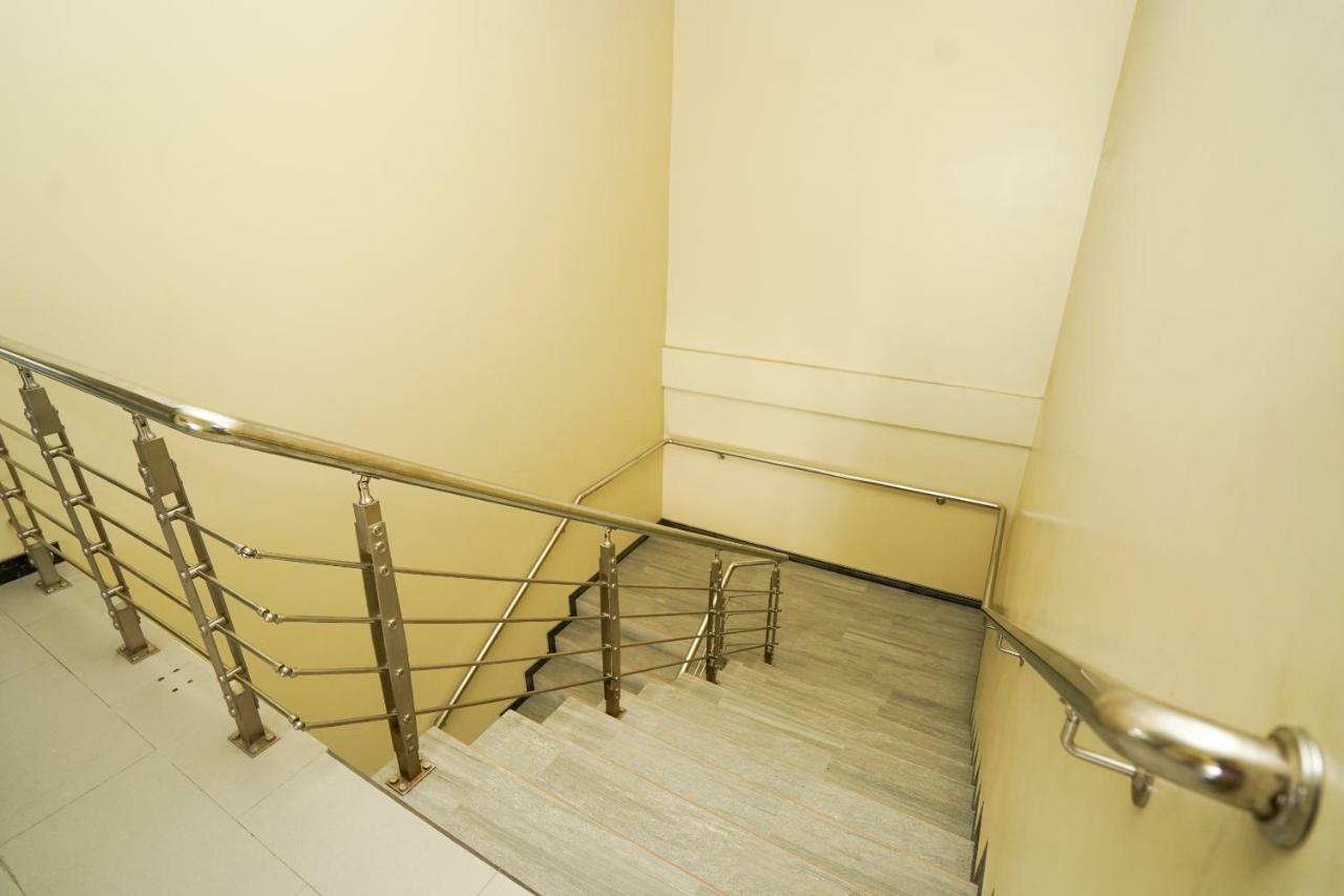 โอโย 1330 โฮเต็ล จาฮายา 3 Hotel สุราบายา ภายนอก รูปภาพ